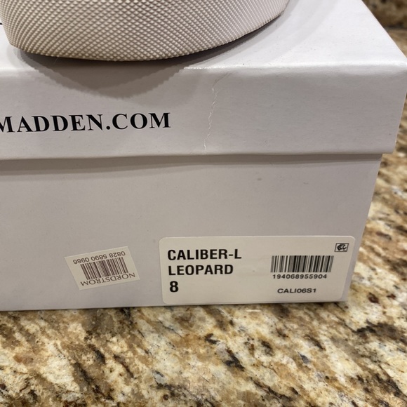 Steve Madden Caliber Leopard Wedge Sneaker Size 8 - Picture 4 of 5